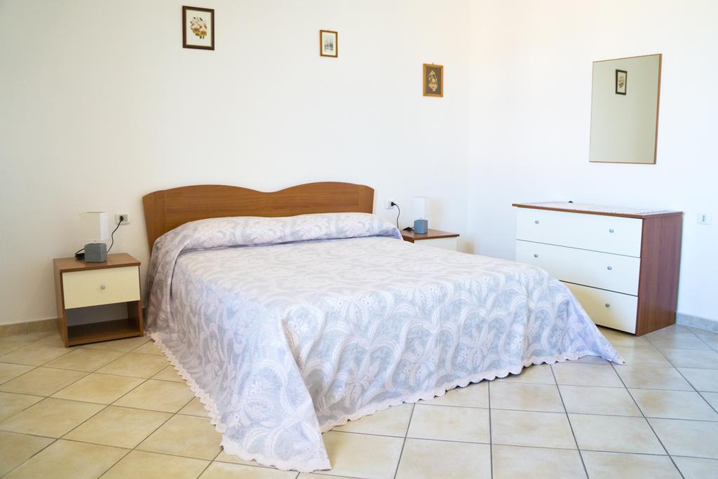 Casa Vacanza Da Luisa San Giovanni Suergiu Exterior photo